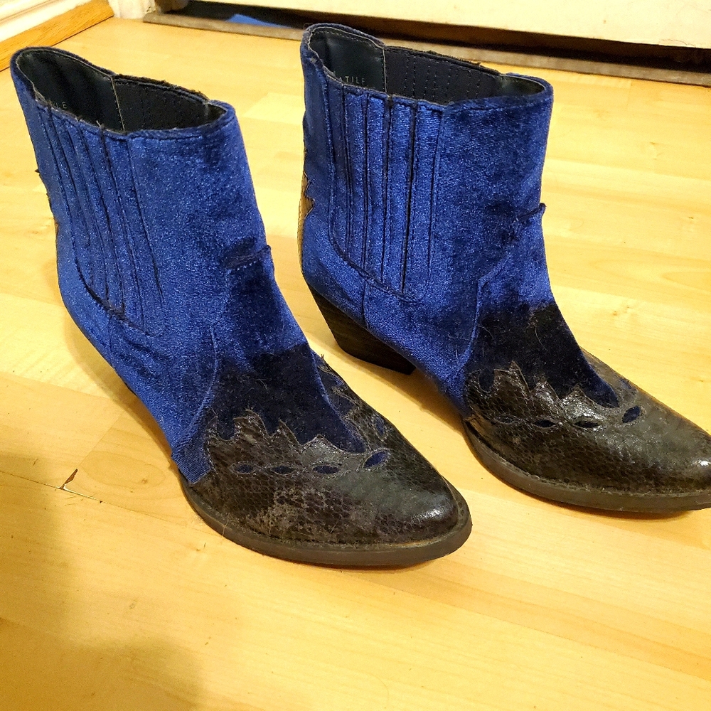 Velvet 2 toned boots